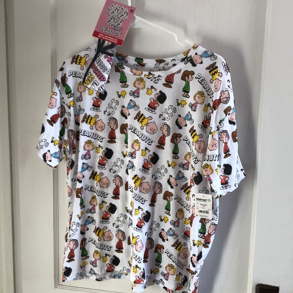 Women’s Snoopy shirt with matching mask